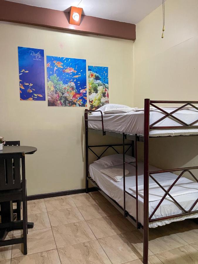 B Aparts Hotel Coxen Hole 外观 照片
