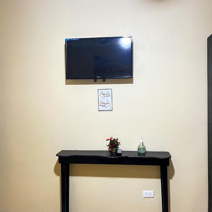 B Aparts Hotel Coxen Hole 外观 照片
