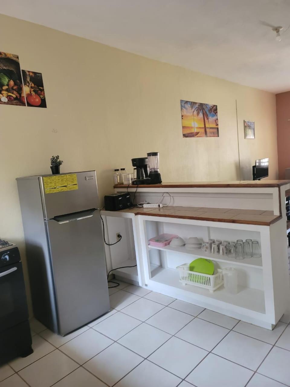 B Aparts Hotel Coxen Hole 外观 照片