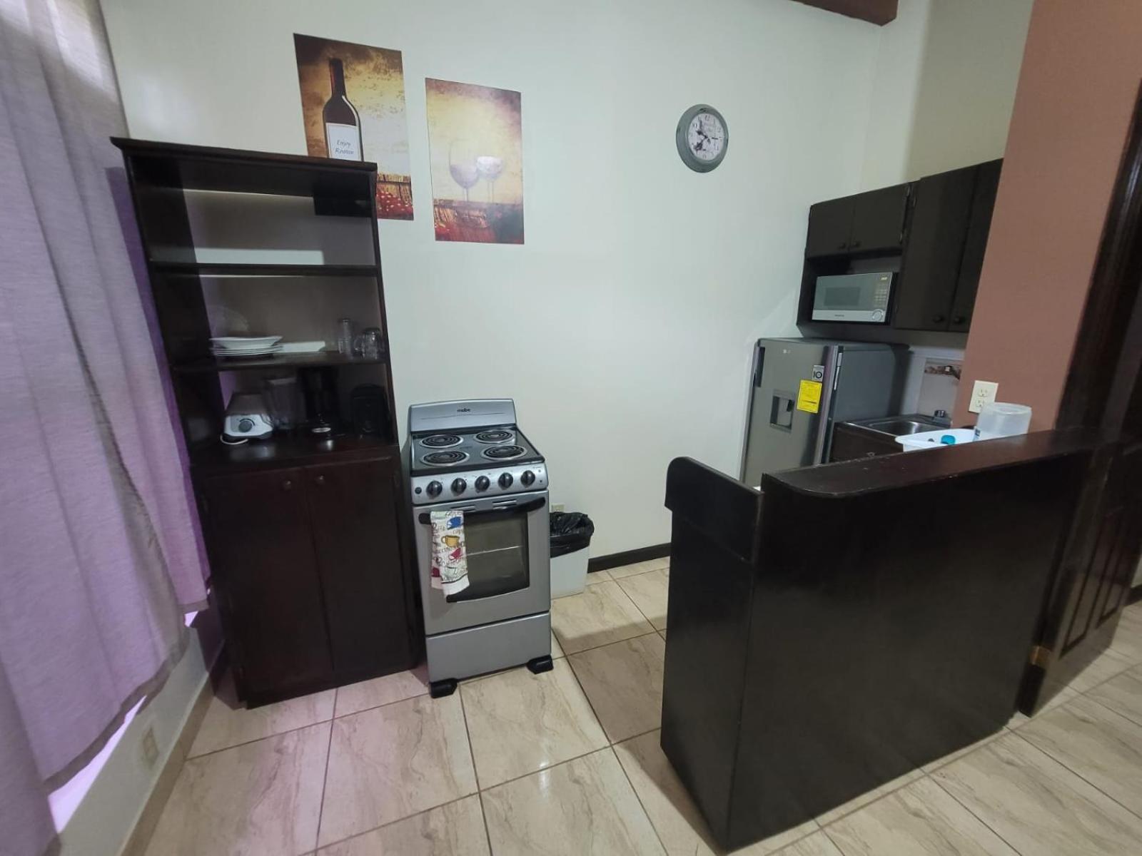 B Aparts Hotel Coxen Hole 外观 照片